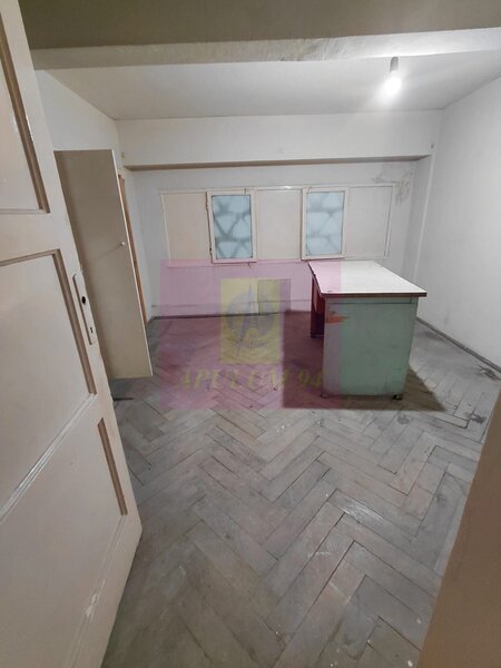 Basarabia spatiu comercial stradal