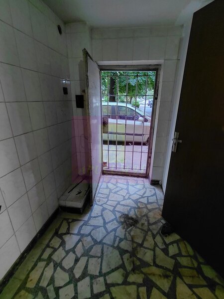 Basarabia spatiu comercial stradal